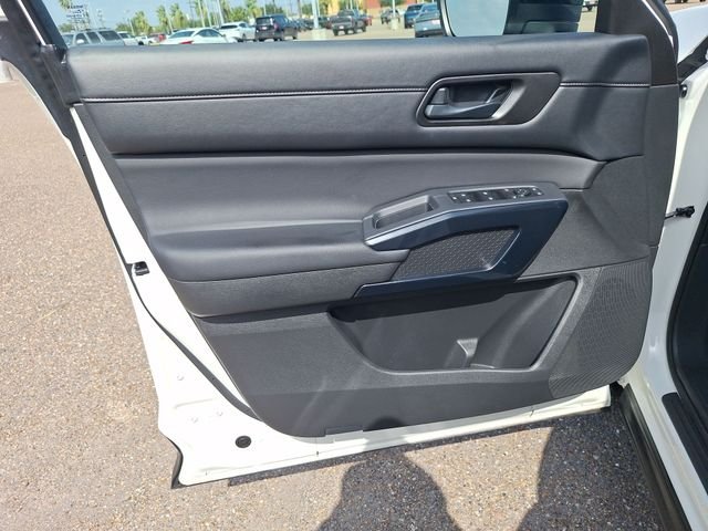 Used 2025 White Nissan S image 11