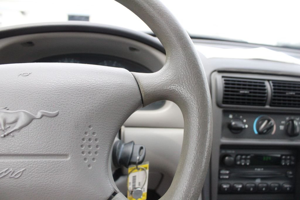 Used 2003 Silver Ford V6 image 9