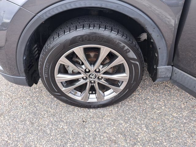 Used 2018 Gray Toyota Limited image 30