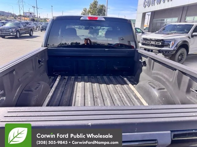 Used 2017 Black Ford XLT image 6