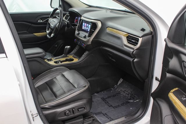 2017 GMC Acadia Denali - Photo 19