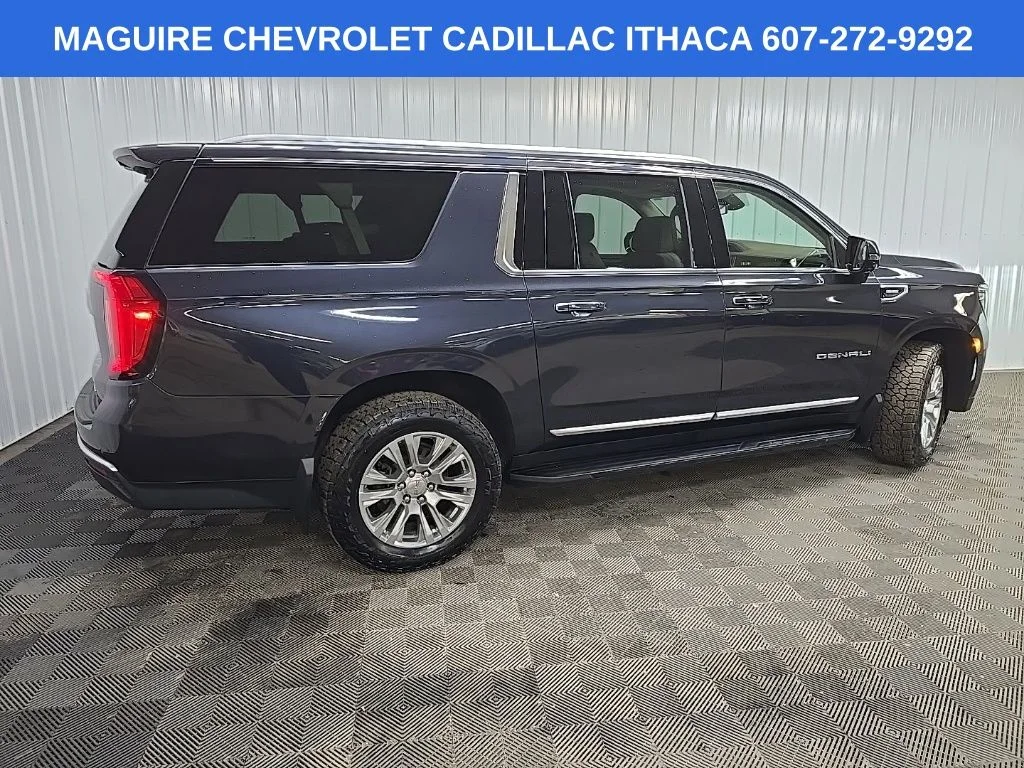 Used 2023 Silver GMC Denali image 3
