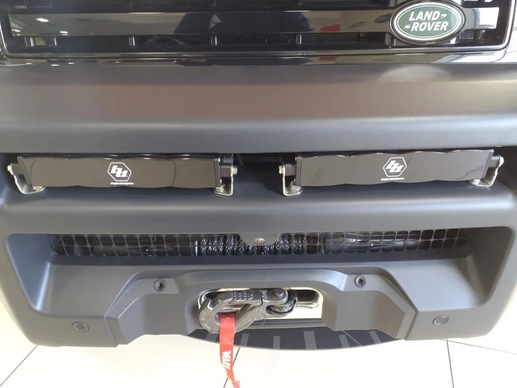 New 2023 Santorini Black LAND ROVER S image 20