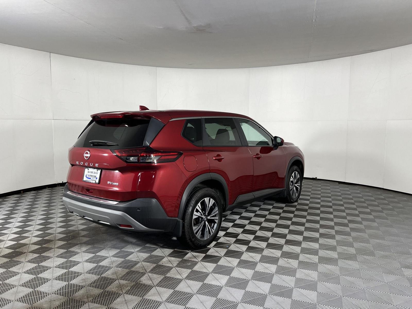 Used 2023 Scarlet Ember Tintcoat Nissan SV image 9