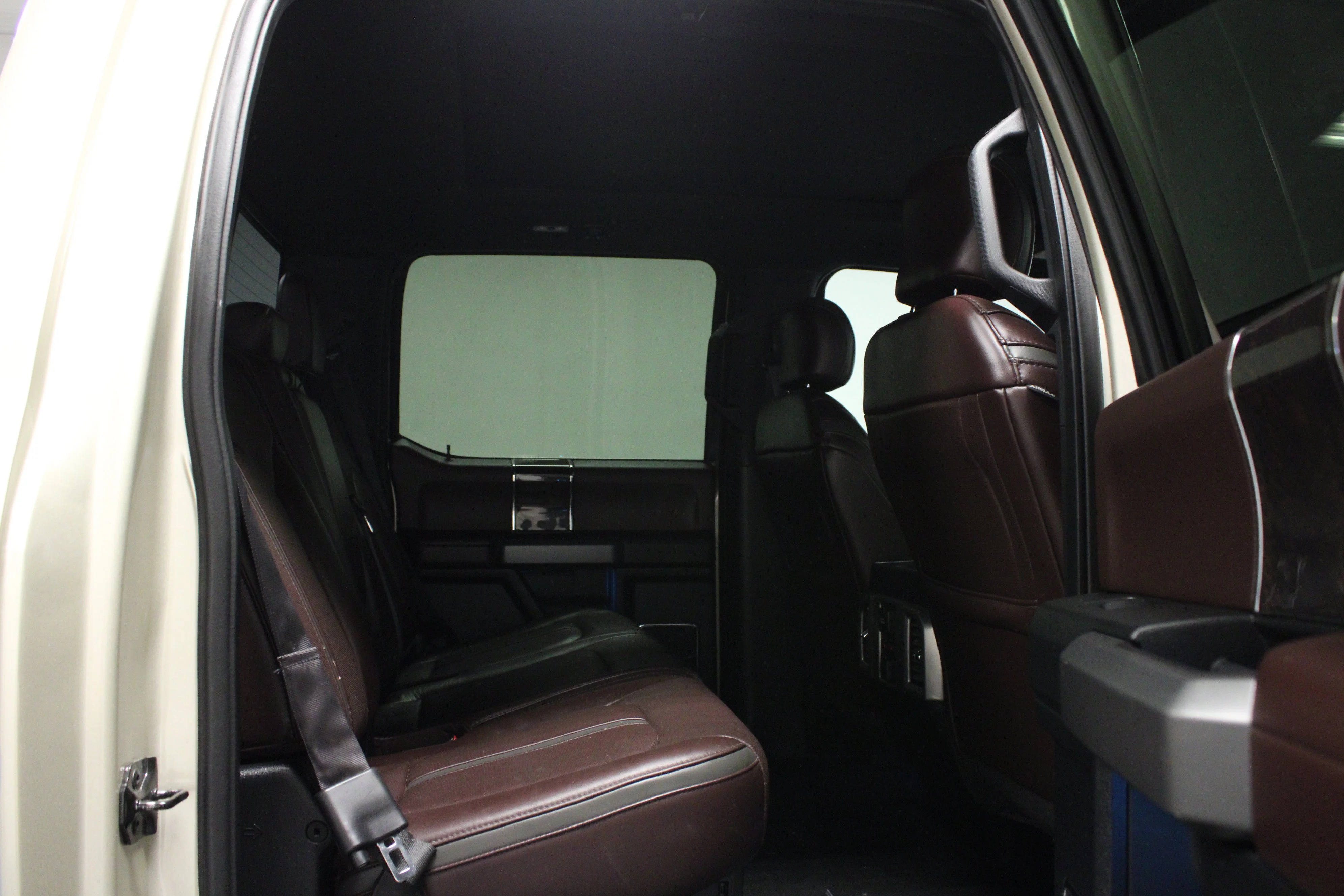 Used 2017 White Gold Metallic Ford Platinum image 15
