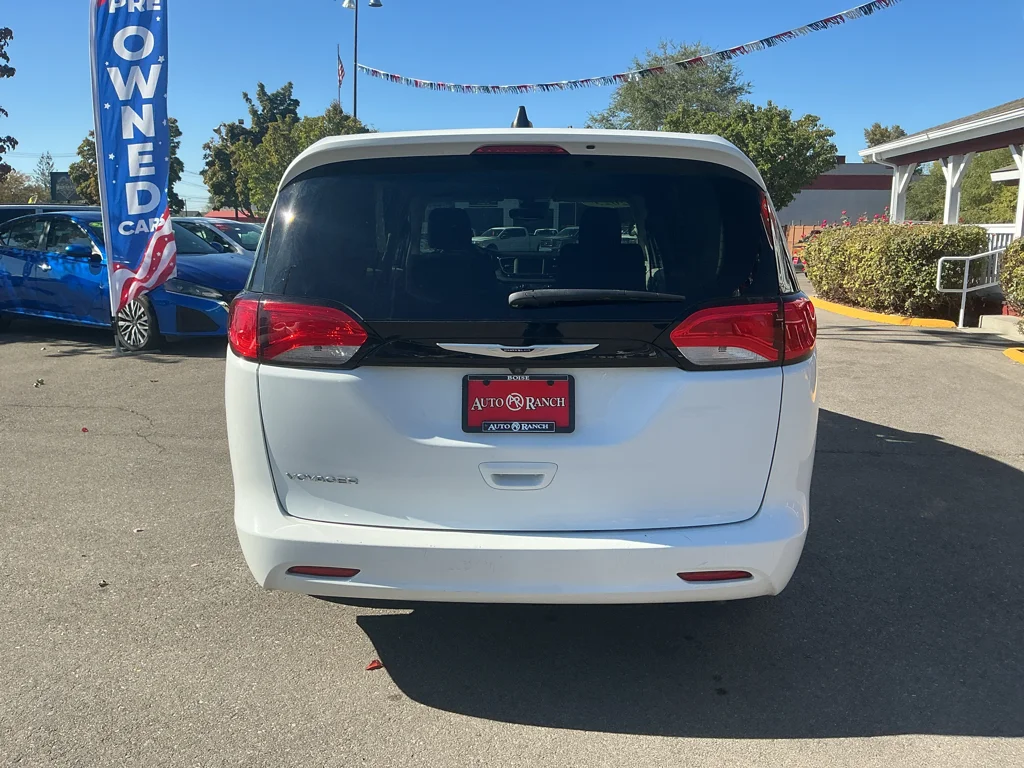 Used 2023 Bright White Clearcoat Chrysler LX image 15