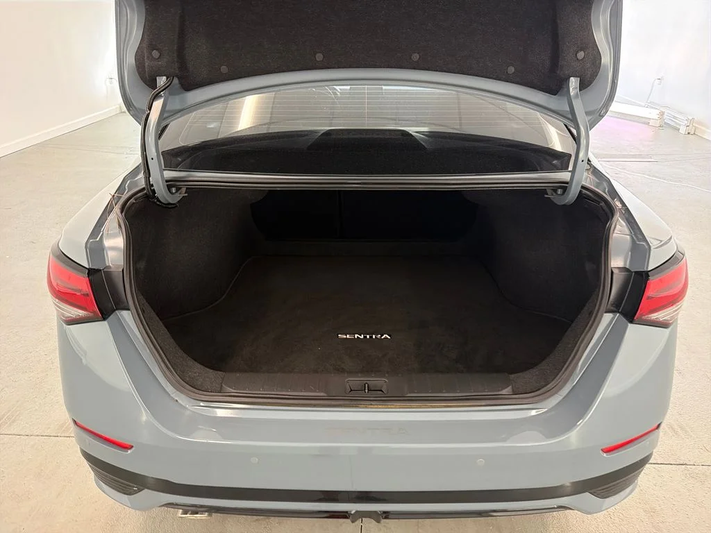 Used 2025 Gray Nissan SR image 9