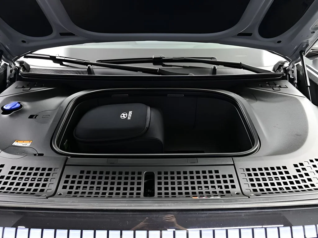 New 2026 Cyber Gray Hyundai SE image 30