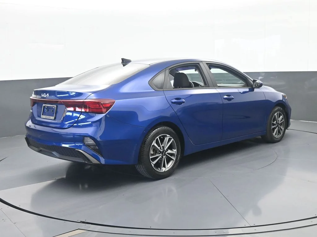 Used 2023 Deep Sea Blue Kia LXS image 5