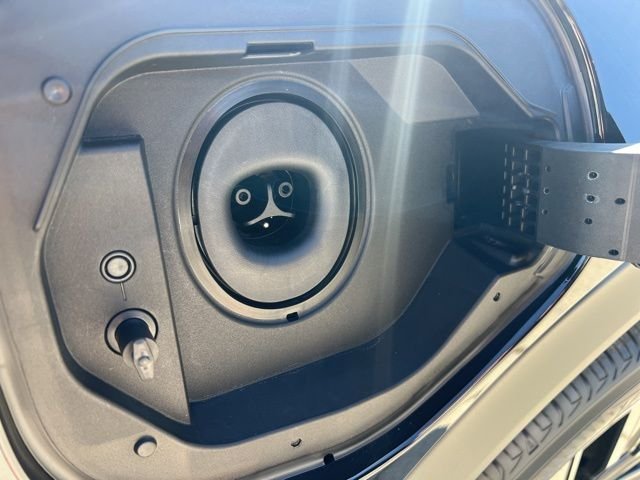 2026 Toyota C-HR XSE - Photo 12