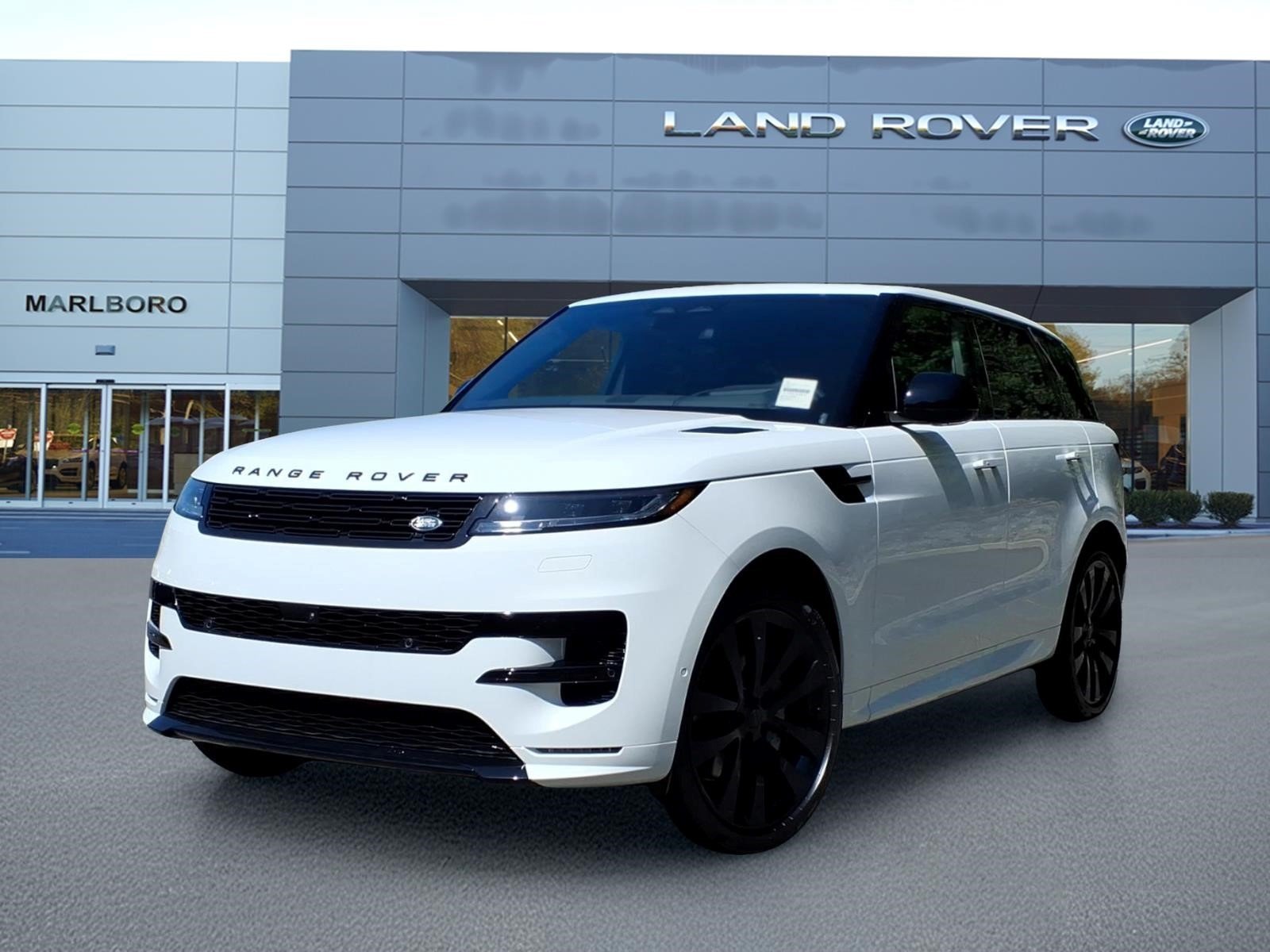 New 2026 Fuji White LAND ROVER Dynamic SE image 1