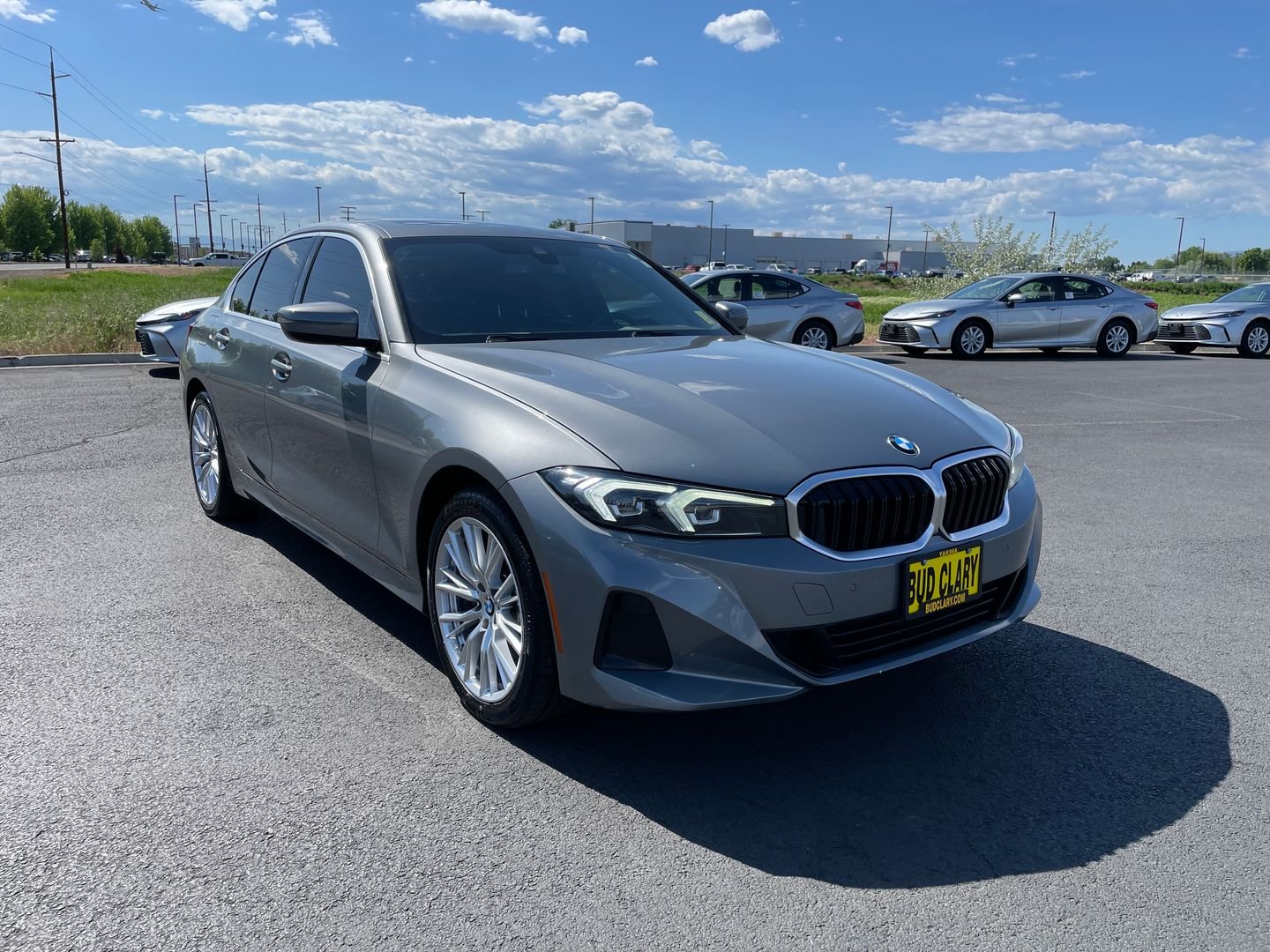 2024 BMW 3 Series 330i xDrive Sedan's photo