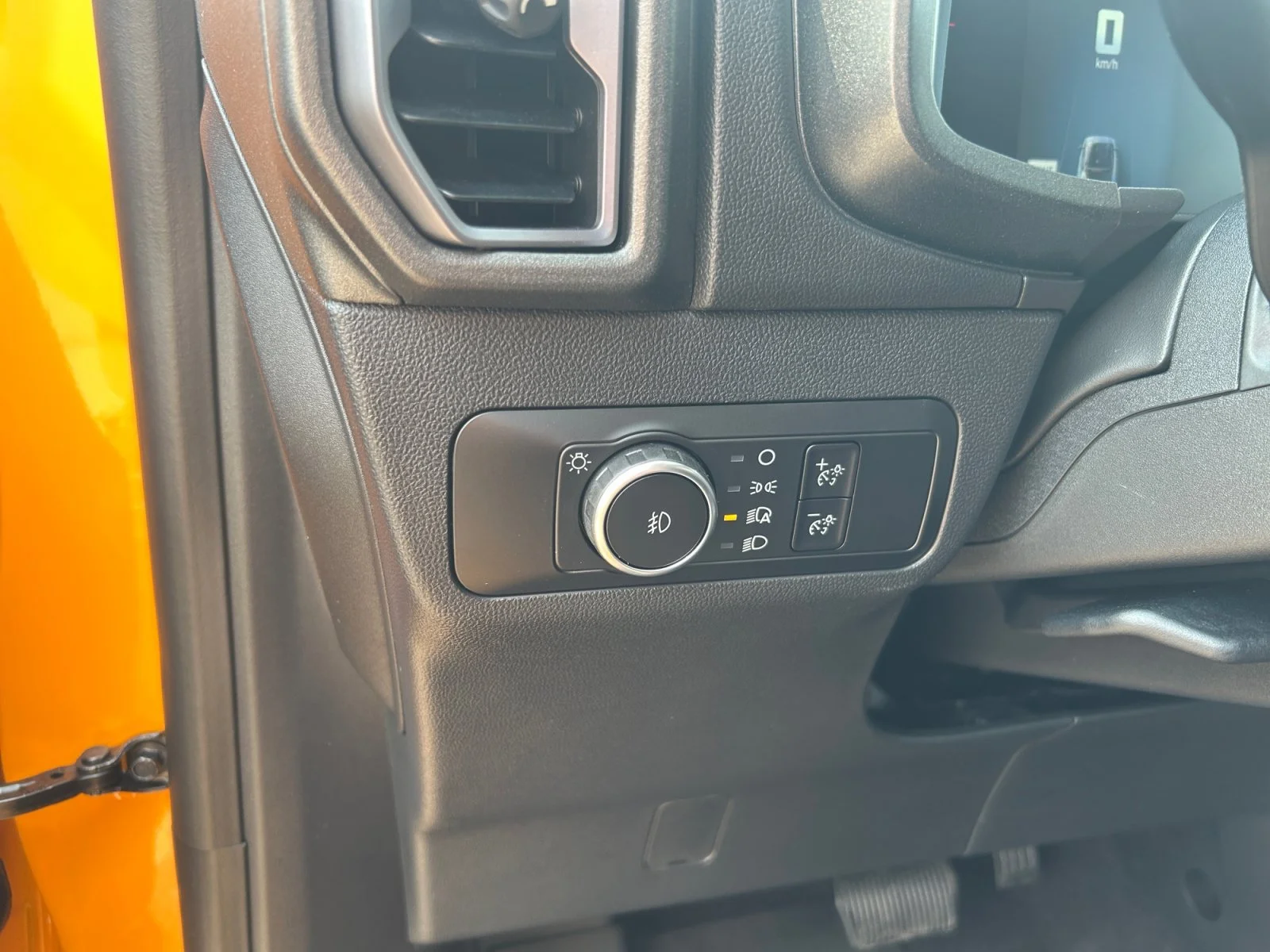 New 2026 Orange Fury Metallic Tri-Coat Ford Outer Banks image 15