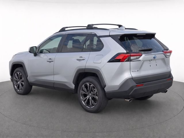 Used 2023 Silver Toyota XLE Premium image 3