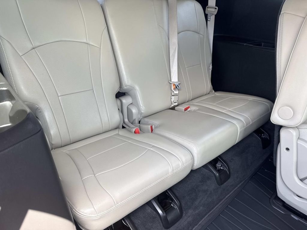 Used 2019 White Buick Essence image 9