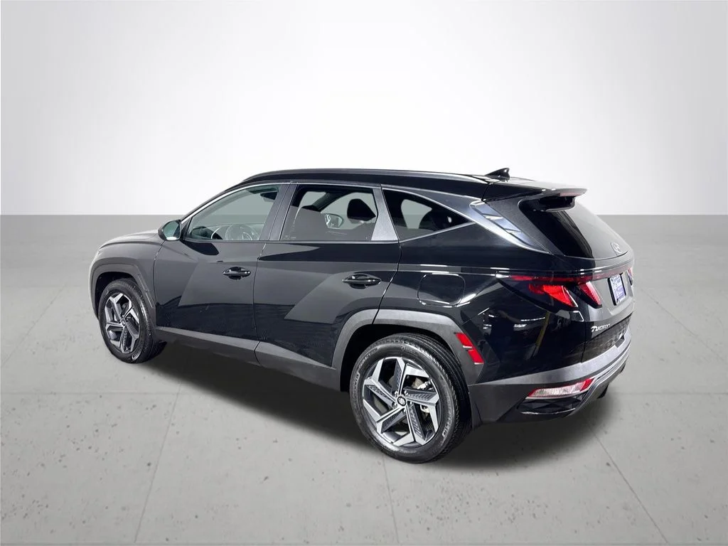 Used 2024 Black Hyundai SEL image 8