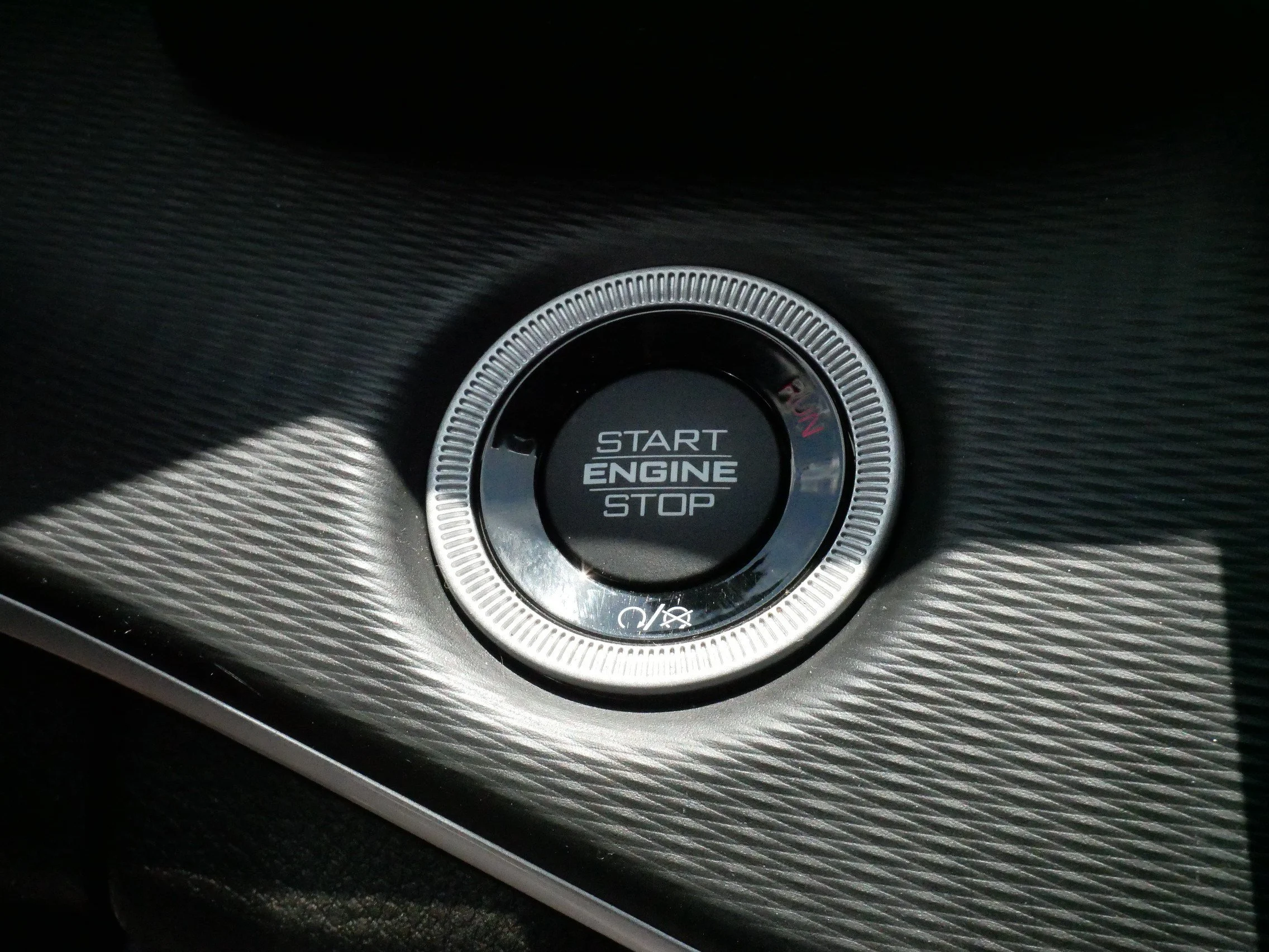 Used 2023 Silver Zynith Jeep Altitude image 30