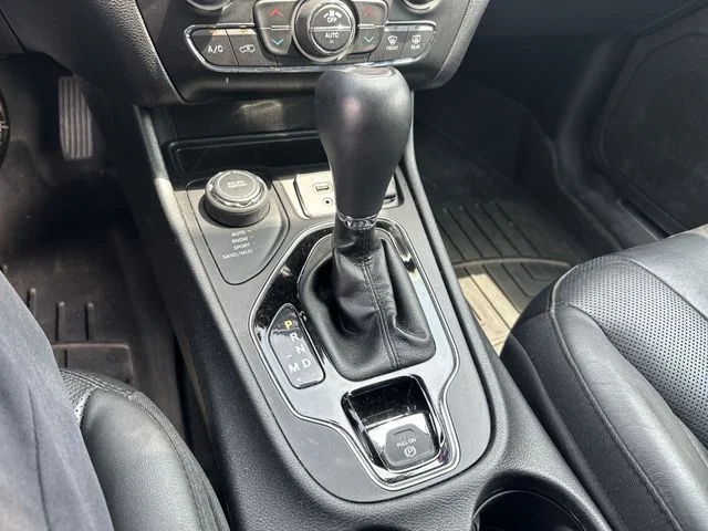 Used 2019 Silver Jeep Limited image 24