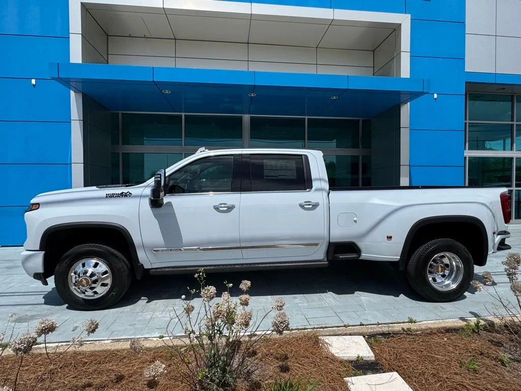 New 2026 White Chevrolet High Country image 6