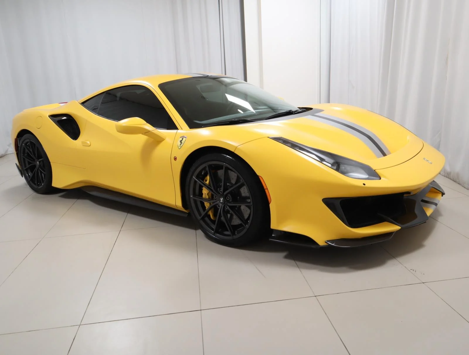 Used 2019 Giallo Modena Ferrari Coupe image 6