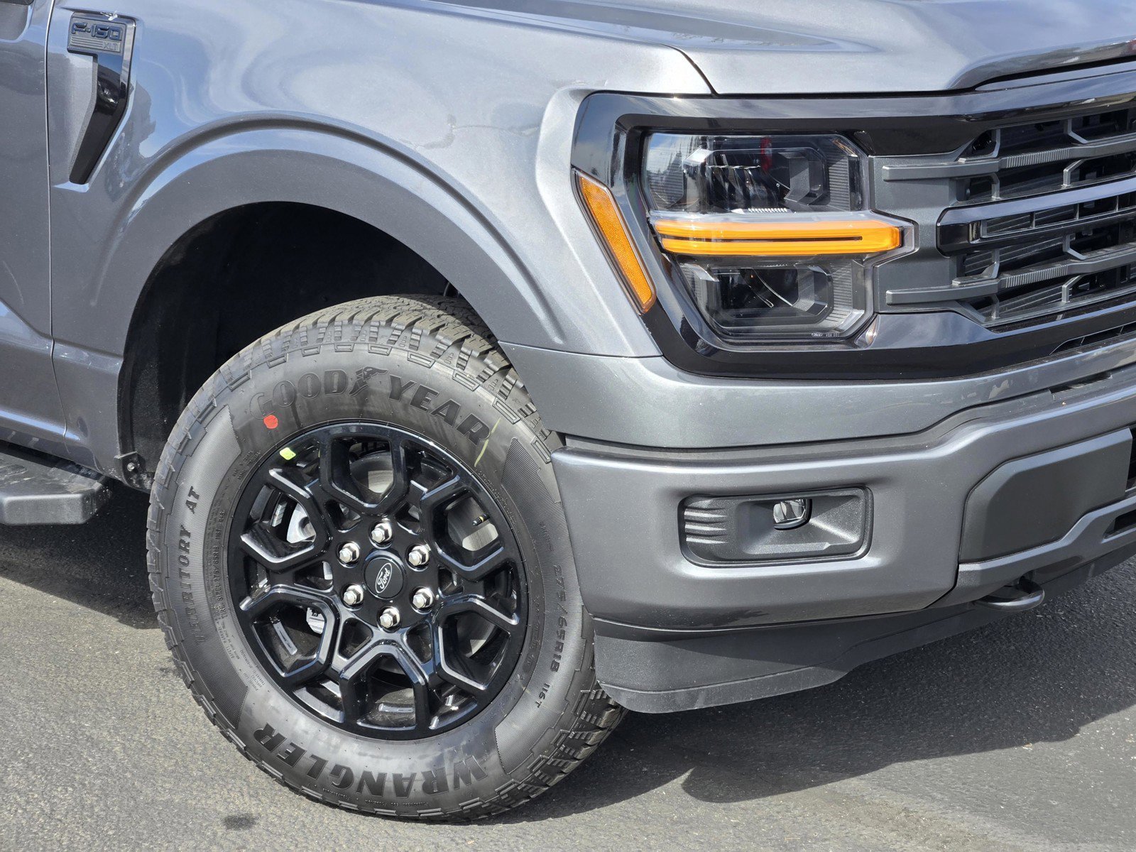 New 2026 Carbonized Gray Metallic Ford XLT image 2