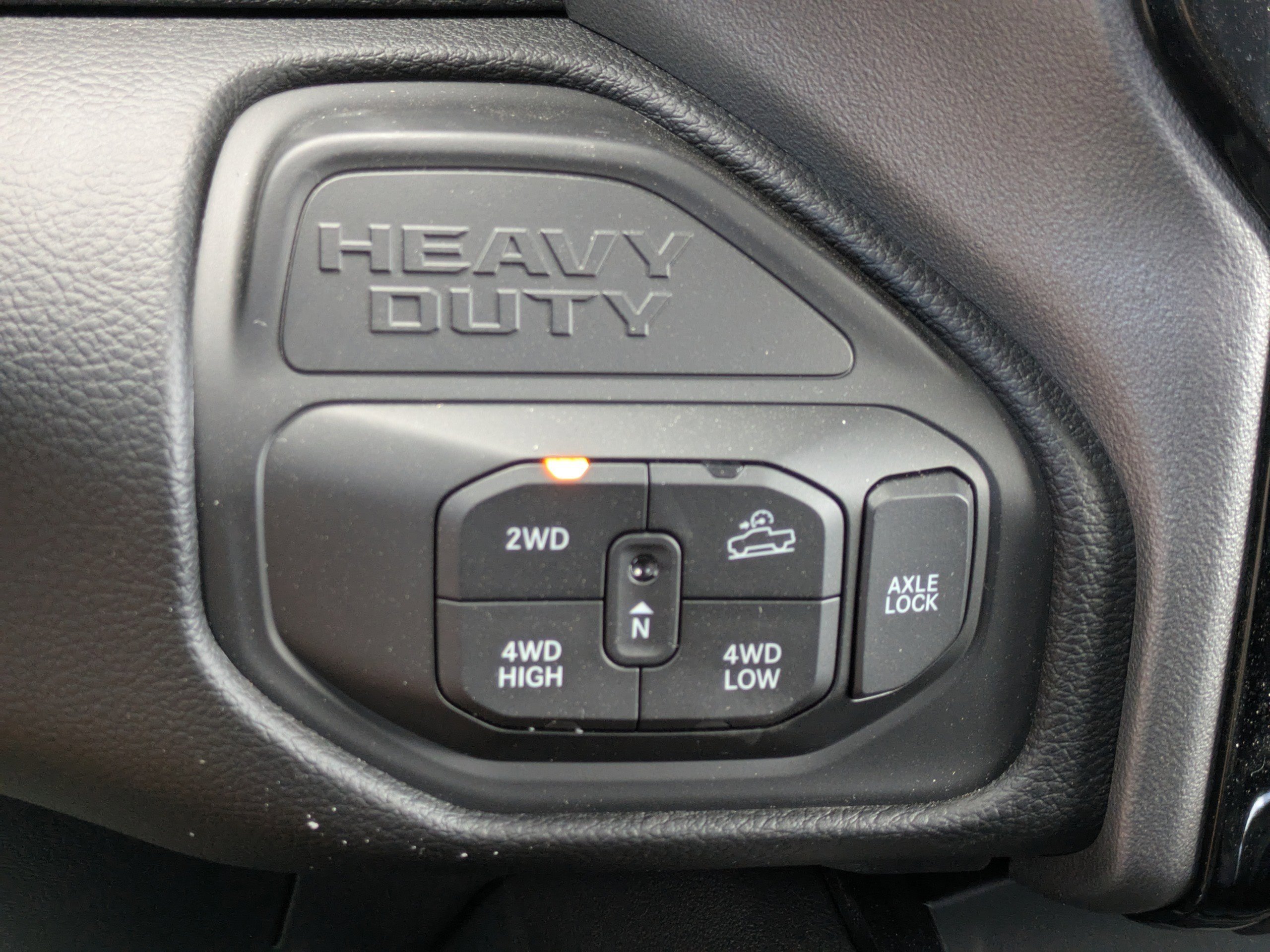 New 2025 Diamond Black Crystal Pearl-Coat Exterior Paint RAM Rebel image 24