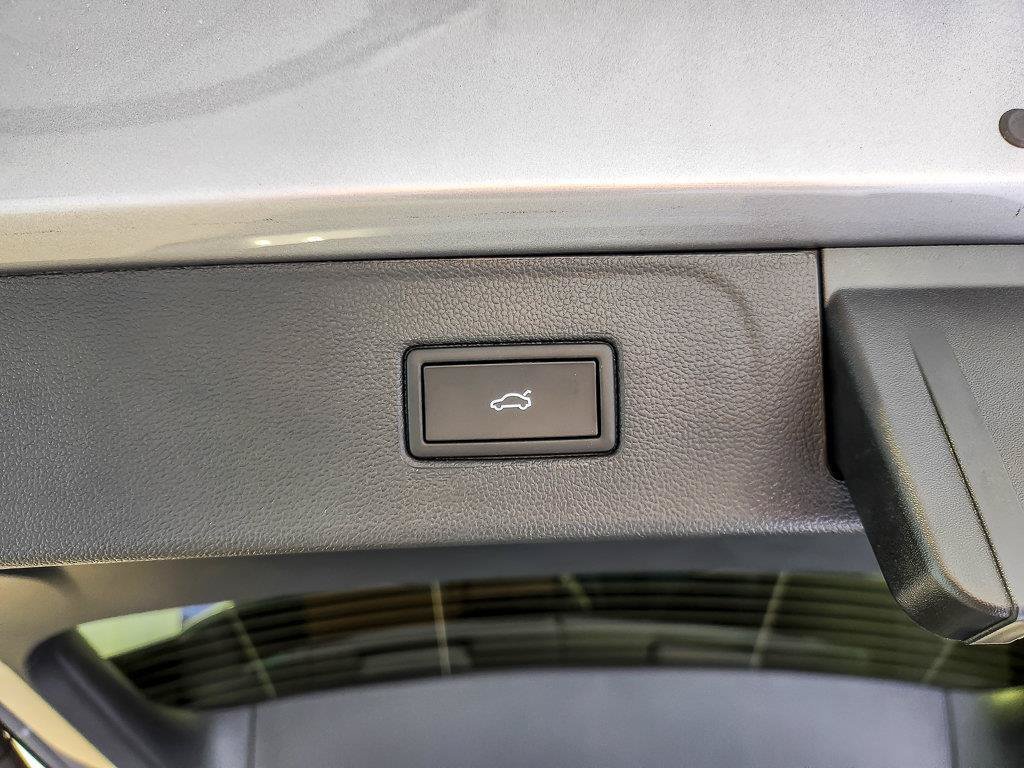 New 2027 Silver Mist Metallic Volkswagen SEL image 18