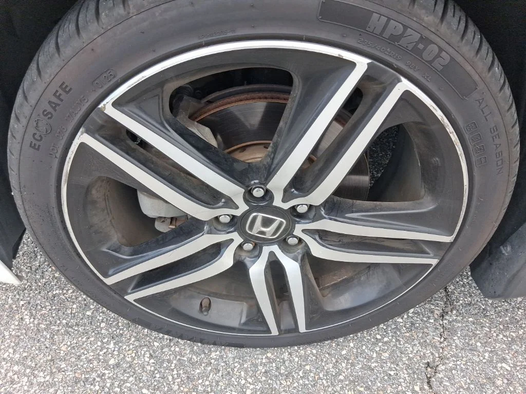 Used 2016  Honda Sport image 15