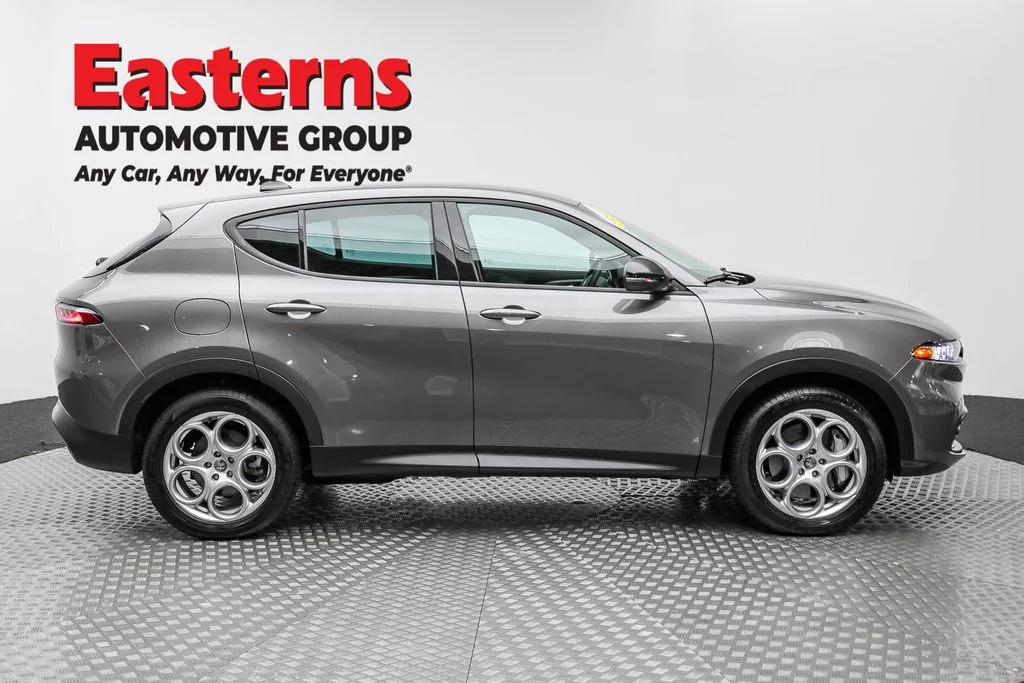Used 2024 Gray Alfa Romeo Sprint image 4
