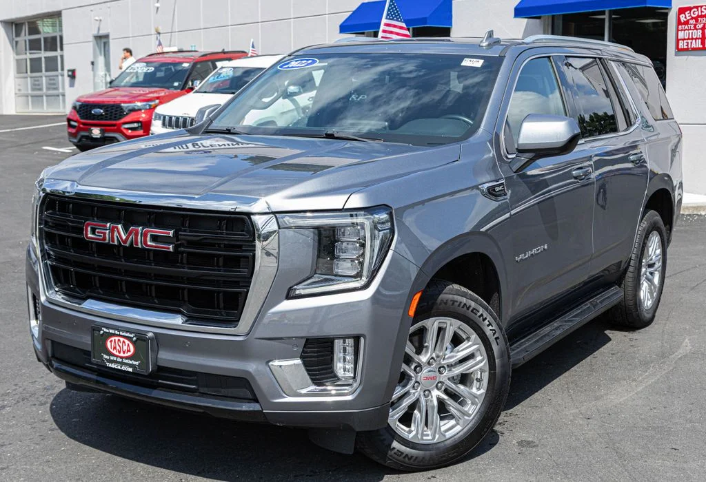Used 2022 Gray GMC SLE image 1