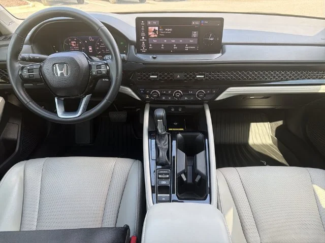 Used 2024  Honda Touring image 17