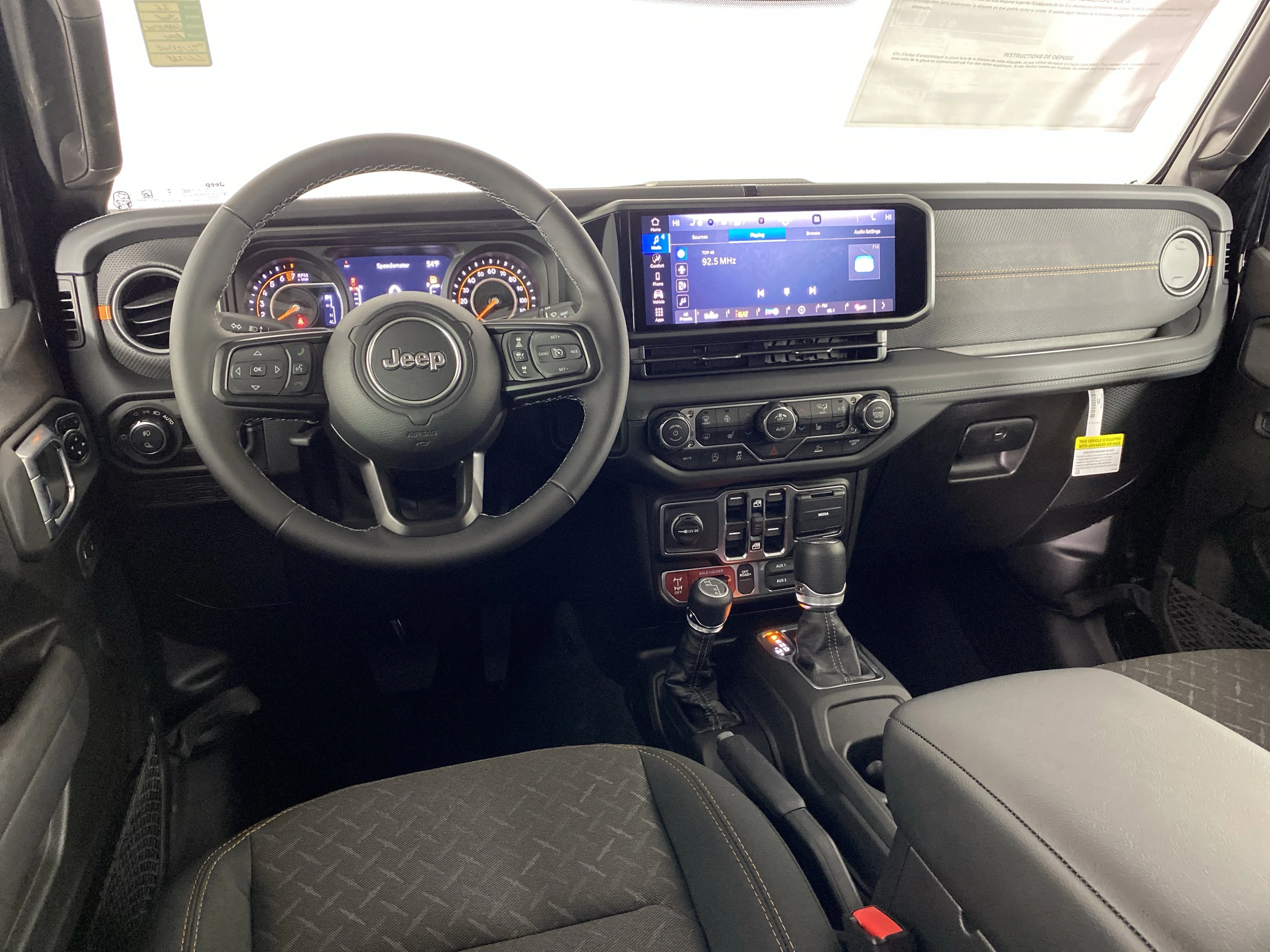 New 2026 Black Clear-Coat Exterior Paint Jeep Mojave image 15