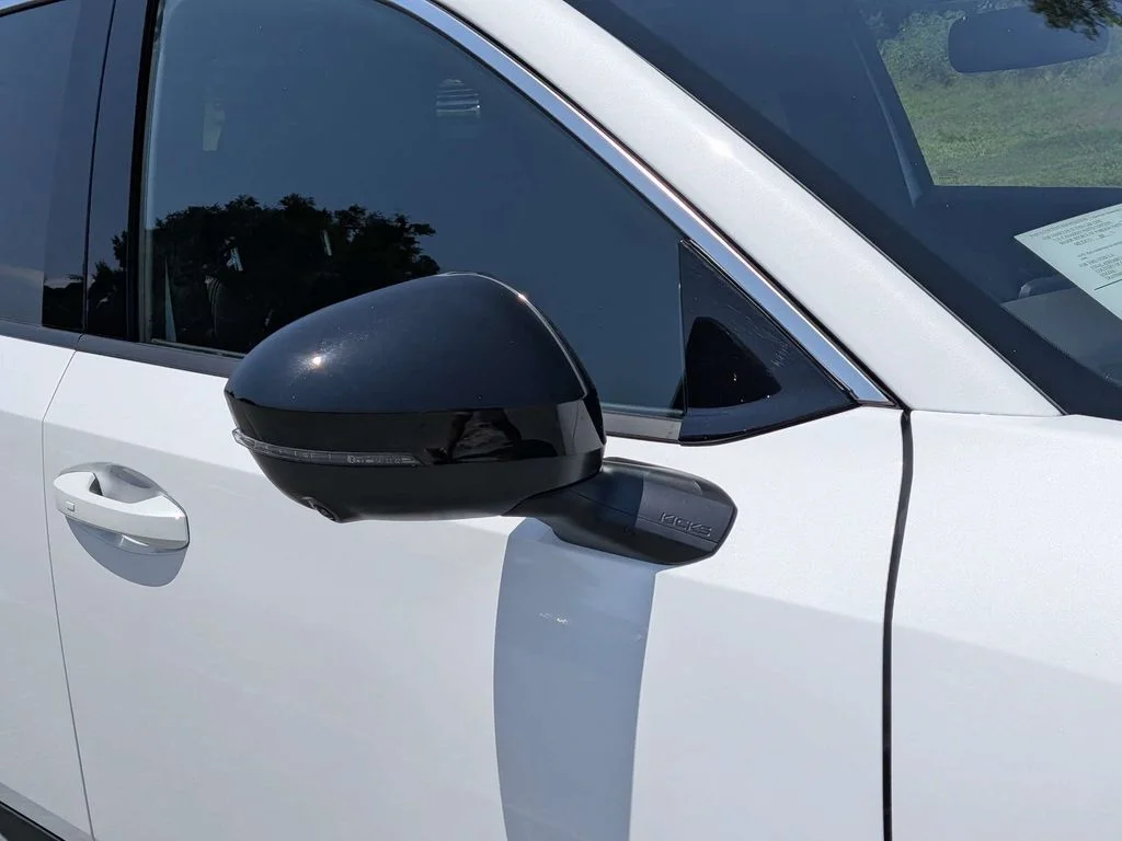 New 2026 White Nissan SR image 10