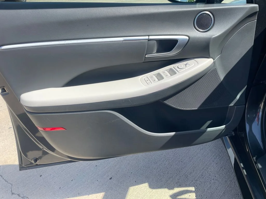 Used 2024 Gray Hyundai SEL image 21