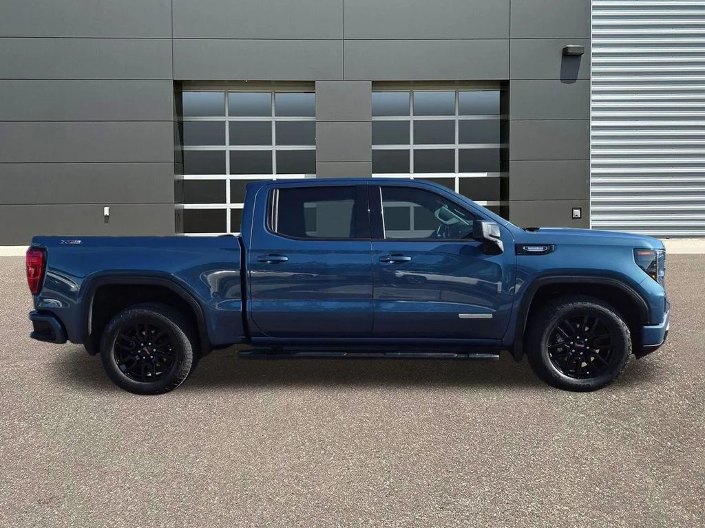 Used 2024 Downpour Metallic GMC Elevation image 4