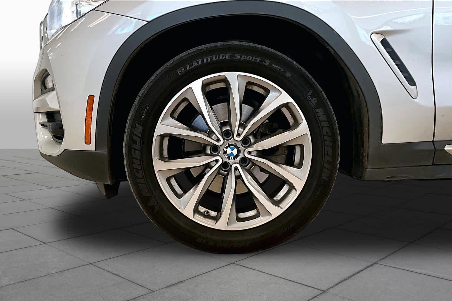 Used 2019 Glacier Silver Metallic BMW xDrive30i image 10