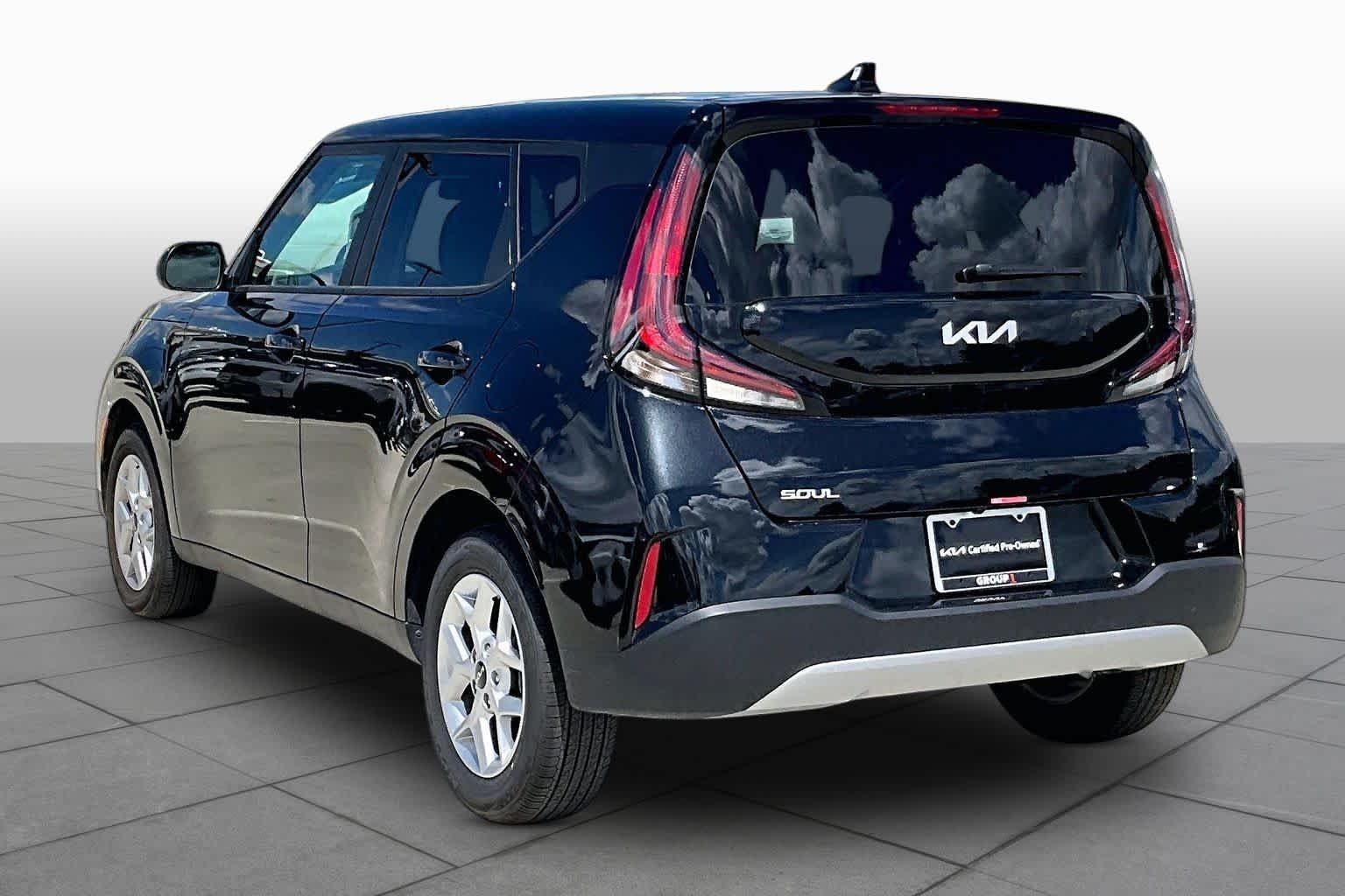 Certified Used 2025 Fusion Black Kia LX image 11