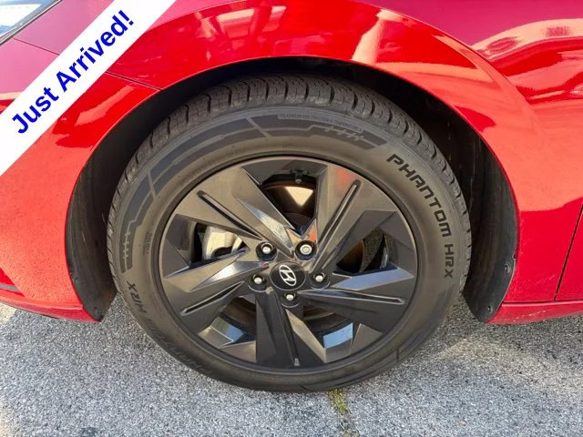 Used 2021 Red Hyundai SEL image 10