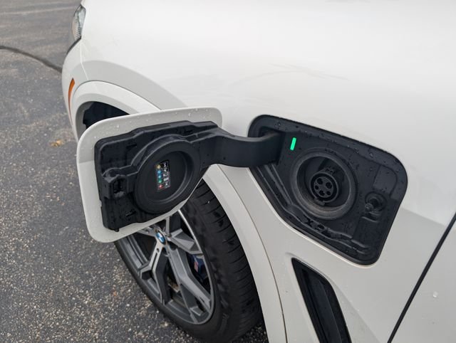 Used 2021 Alpine White BMW xDrive45e image 12
