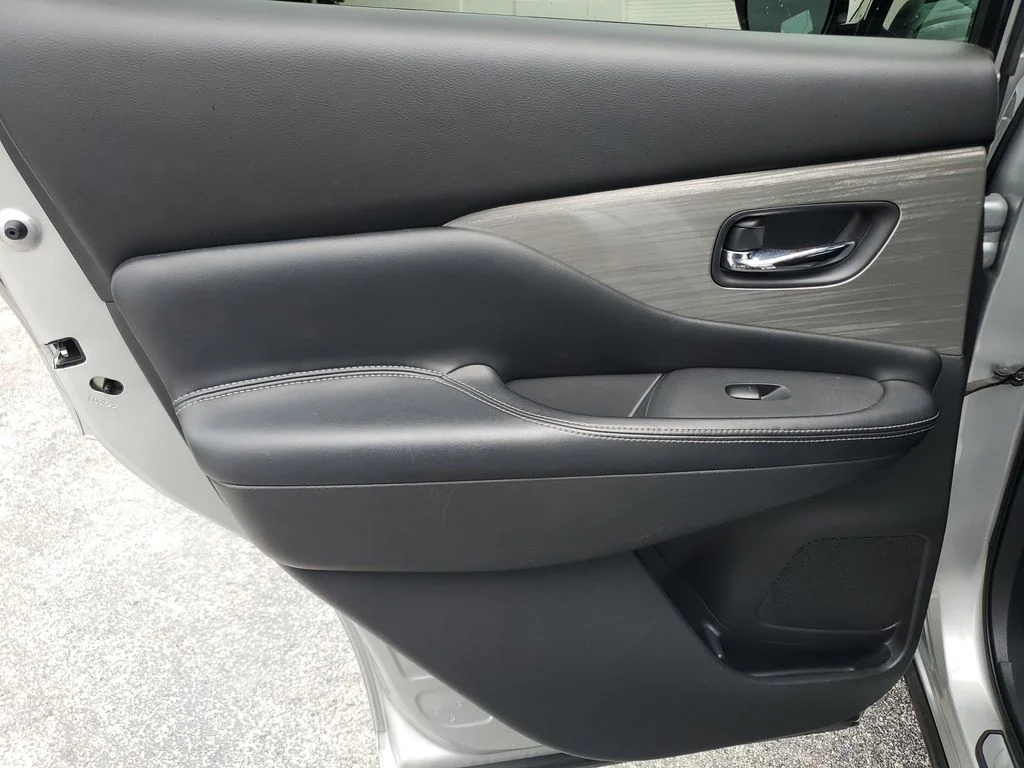 Used 2017 Silver Nissan SV image 11