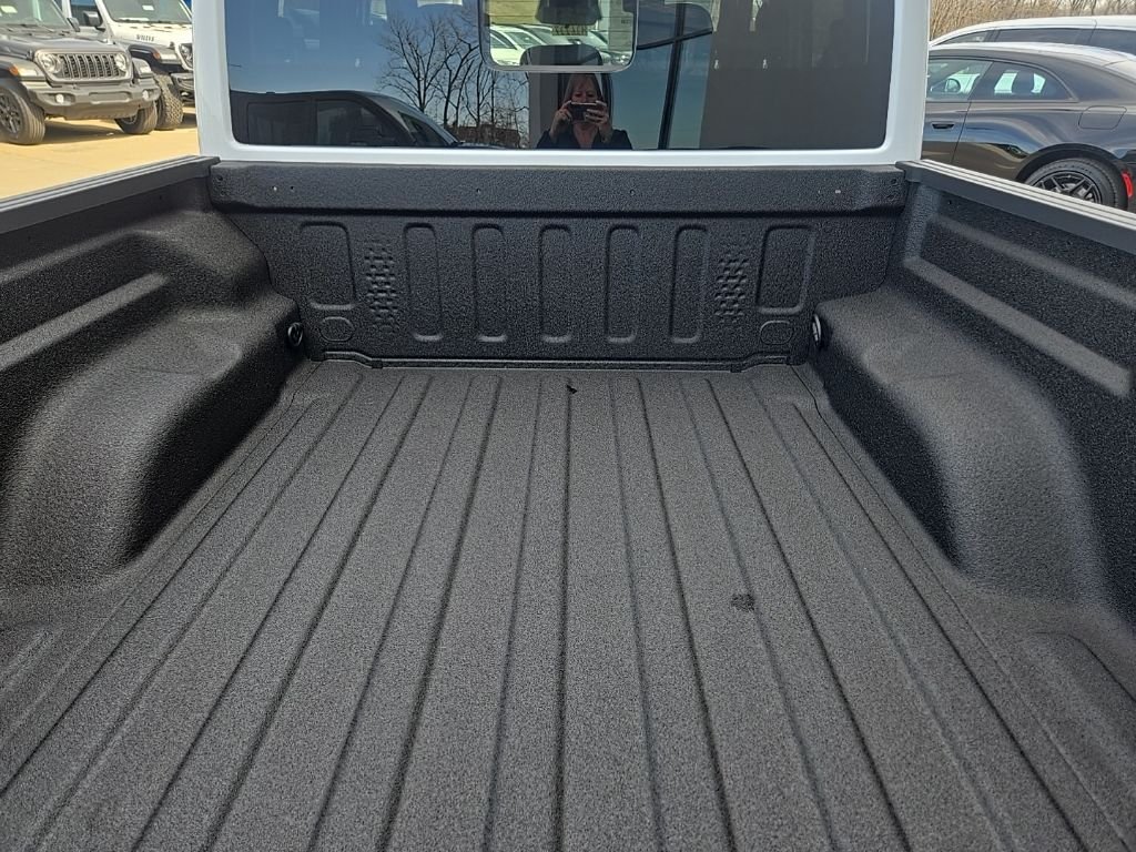 New 2026 Bright White Clear-Coat Exterior Paint Jeep Sahara image 26