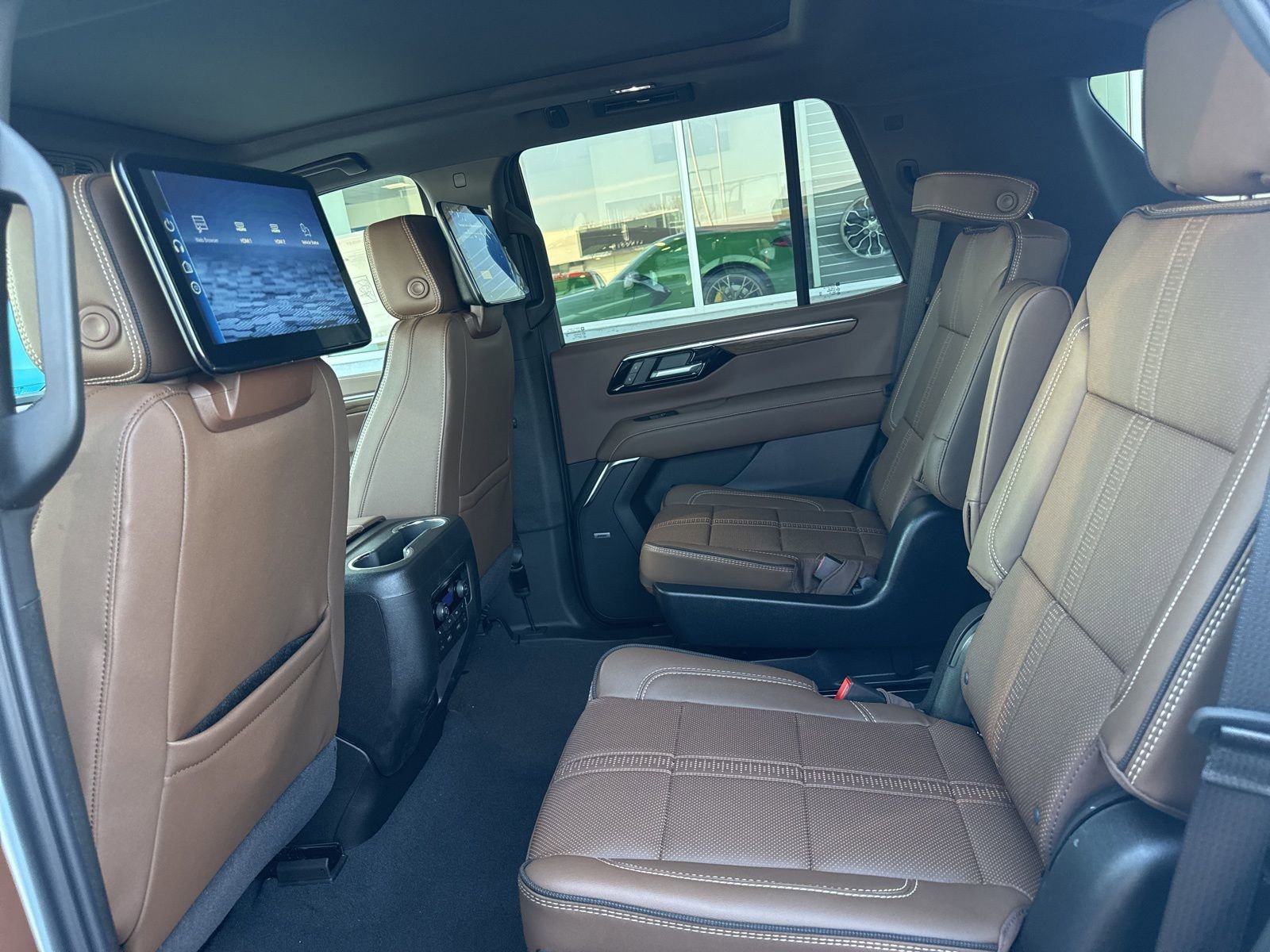 New 2026 Polar White Tricoat Chevrolet High Country Deluxe with 24in Wheels - Panoramic Sunroof - Super Cruise - Technology & Entertainment image 17