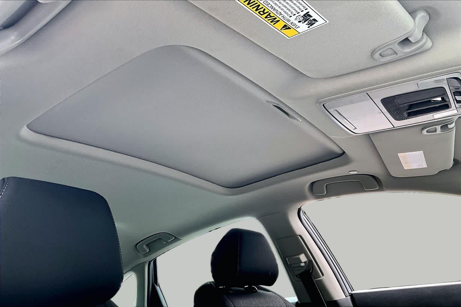 Used 2025 Meteorite Gray Metallic Honda SE image 13