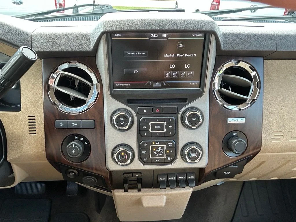 Used 2016 White Platinum Clearcoat Metallic Ford Lariat image 21