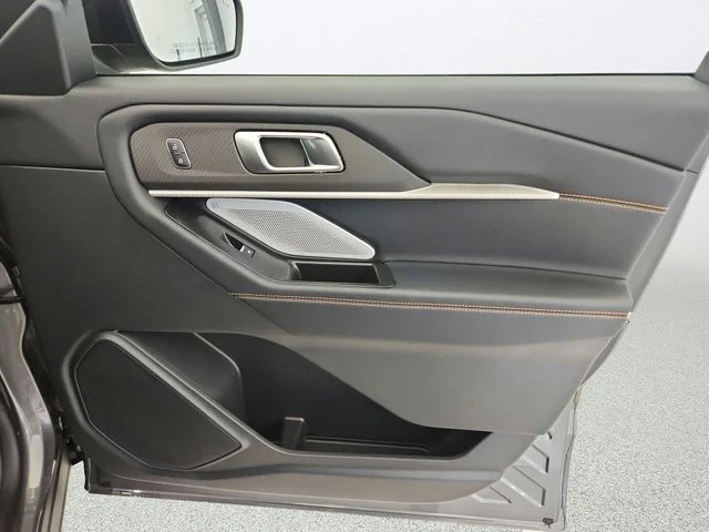 New 2026 Carbonized Gray Metallic Ford Tremor® image 30