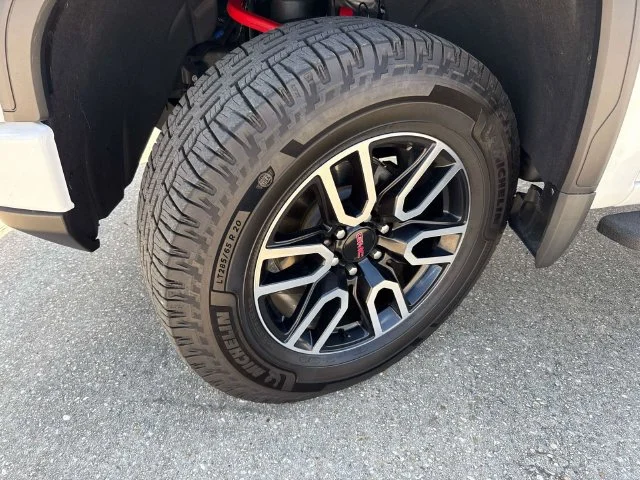Used 2025 White GMC AT4 image 6