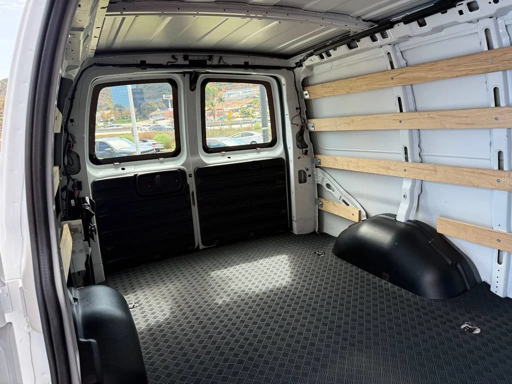Used 2025 Summit White GMC Work Van image 12