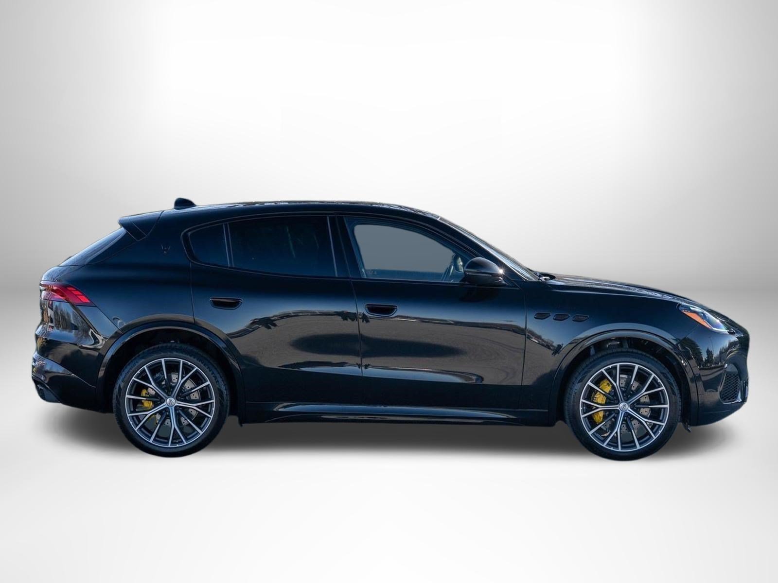 2026 Maserati Grecale Modena V6 - Photo 9