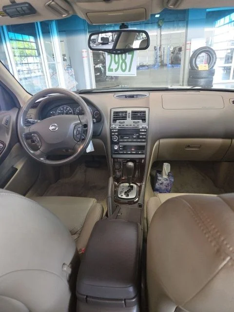 Used 2002 White Nissan GLE image 12