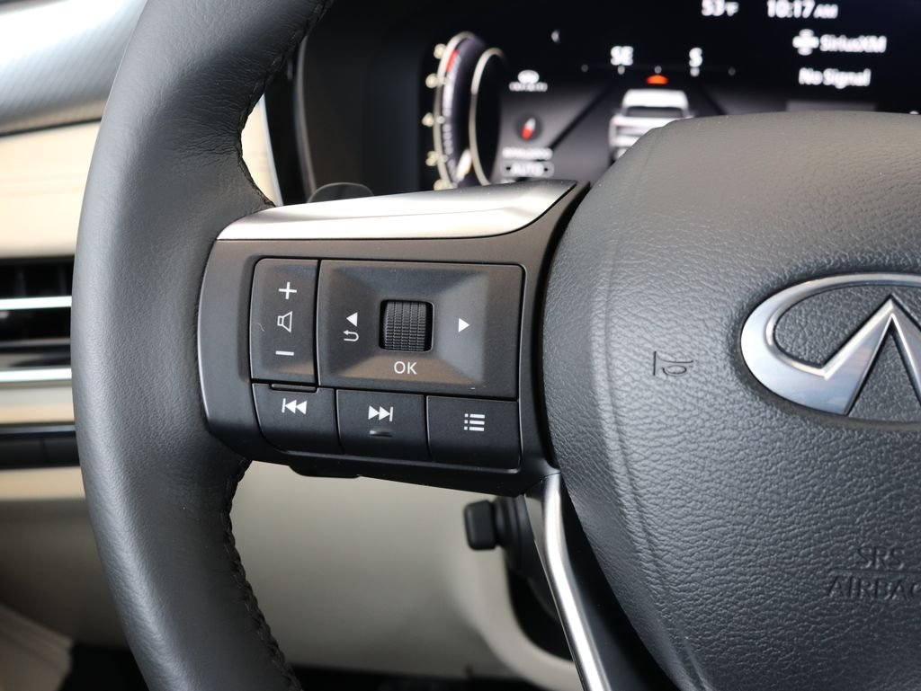 Certified Used 2023 White INFINITI LUXE image 13